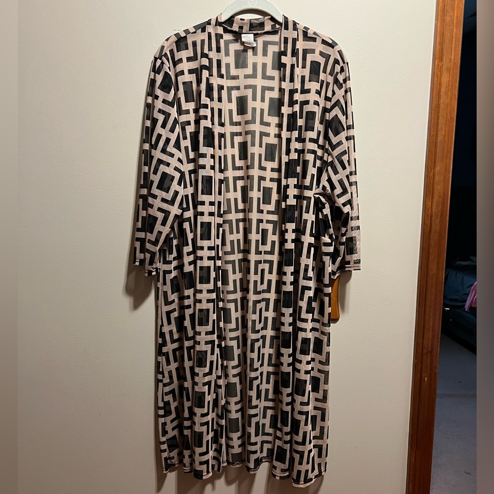 Double Take Geometric Patterned Black and Tan Mesh 3/4 Sleeve Cover Up Duster 2X